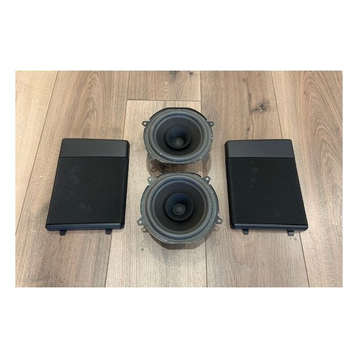 Volvo Speakerset luidspreker  set740 760 1989+ volvo sound system HT228 Volvo onderdeel nr 1384925