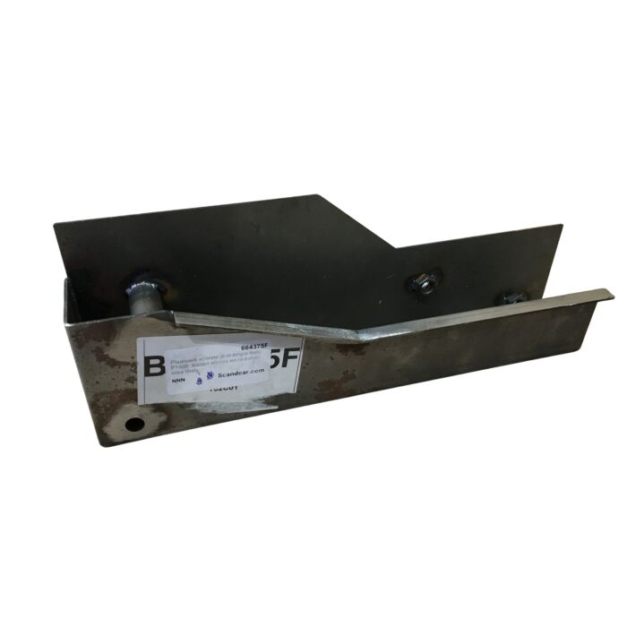 Volvo Plaatwerk voorste deel lengte balk P1800  tussen vooras en radiateur links Volvo onderdeel nr 664375F