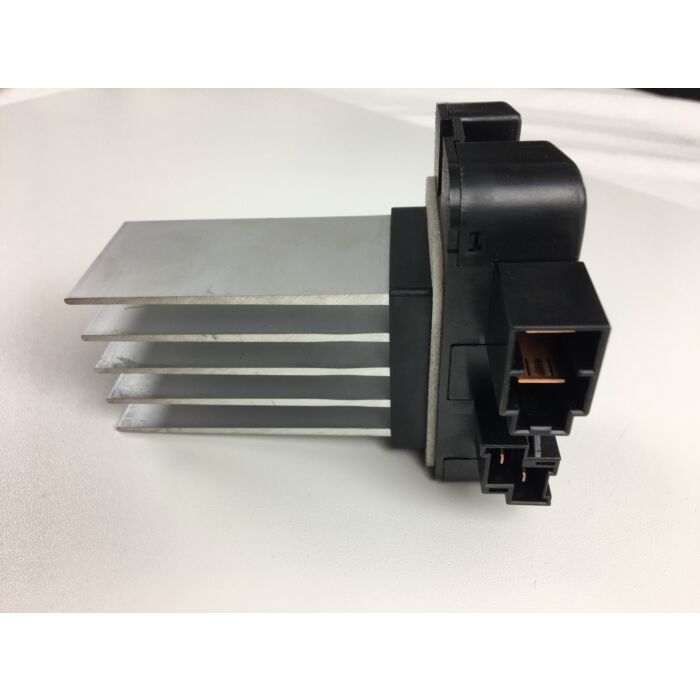 Förkopplingsmotstånd värmefläktmotor med AC 850 4-dörrars chassi -131.295 5-dörrars chassi -37363 (BYTE)