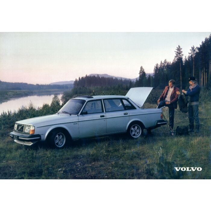 Volvo Poster 240 GLT rijdend op platteland met jager reproductie Volvo onderdeel nr Poster240GLT