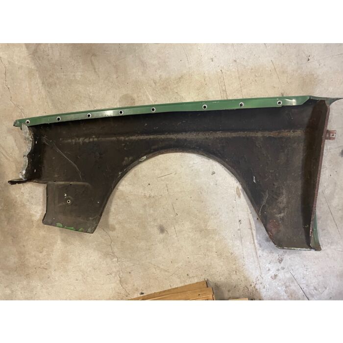 Volvo 240 242 244 245 höger framskärm 1973+