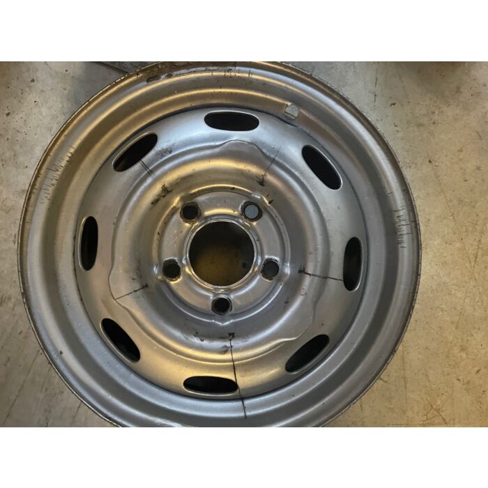 Stålfälg 4x15 tum för Amazon+PV544+Duett Volvo Part 670429