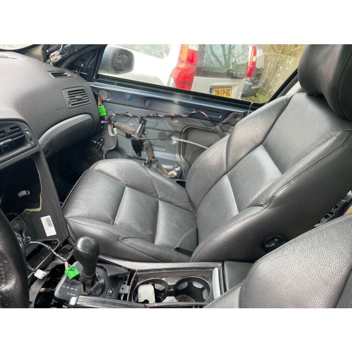 Volvo V70 Framsäten och baksäte i läder, mörkgrå lädersats