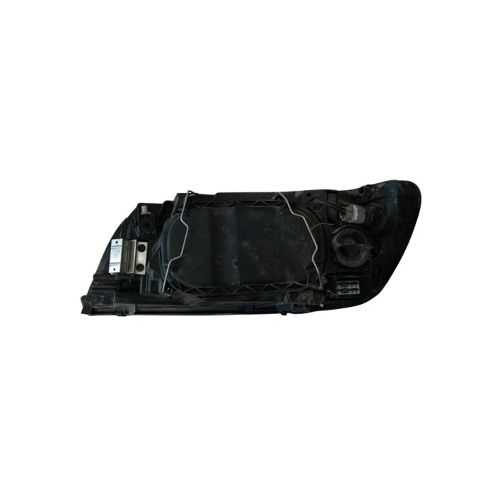 volvo Koplamp rechts Volvo V50 1.6D Kinetic (’04-’12) onderdeel nummer 30698886U (gebruikt)
