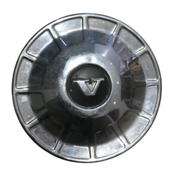 Volvo Wieldop 140  RVS  met zwart rondje om de V (eerste type) NOS Volvo onderdeel nr 677282U gebruikt